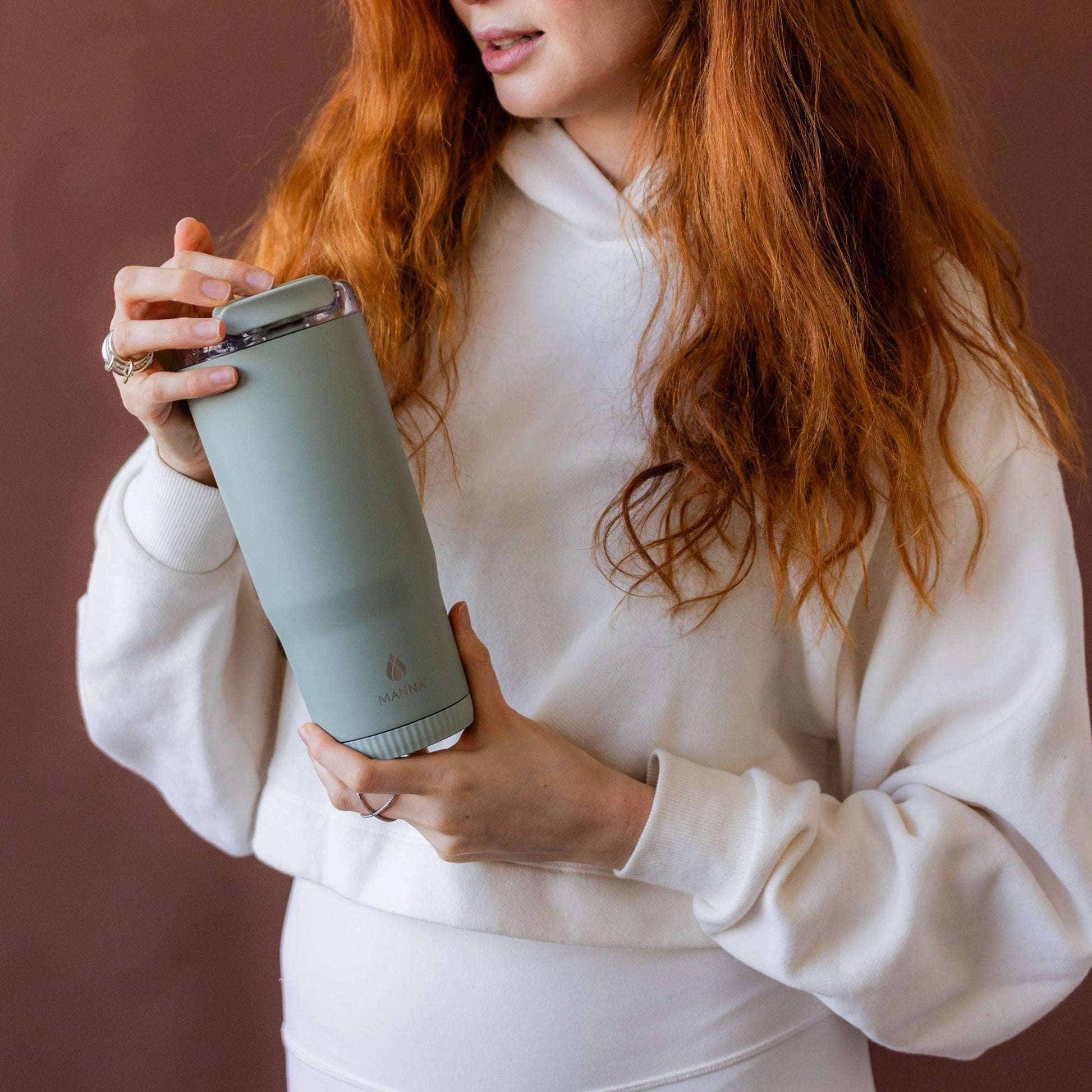30-oz-groove-tumbler-a6 4Manna_Website_Lifestyles-17.jpg
